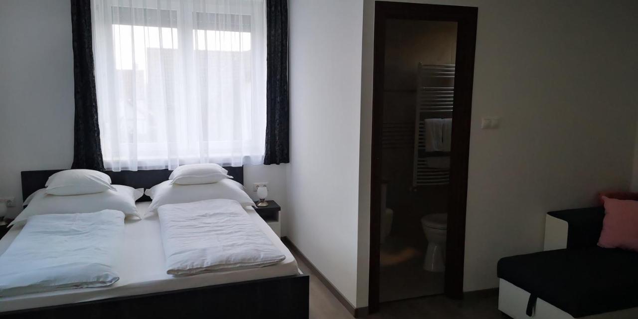 Szabo Vendeghaz Hotel Villany Ngoại thất bức ảnh