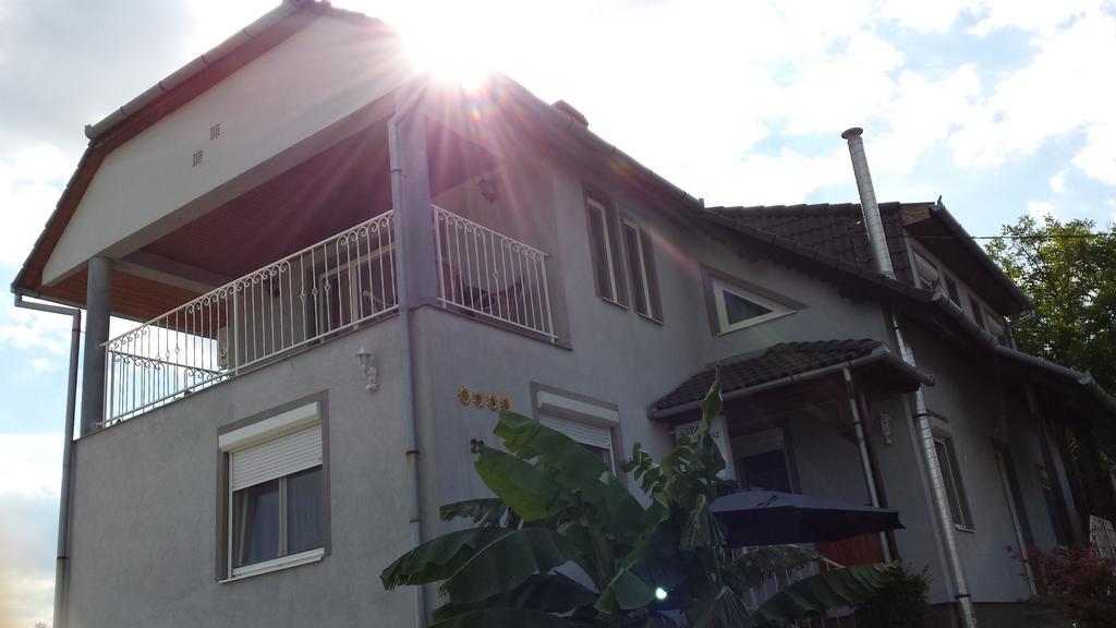 Szabo Vendeghaz Hotel Villany Ngoại thất bức ảnh